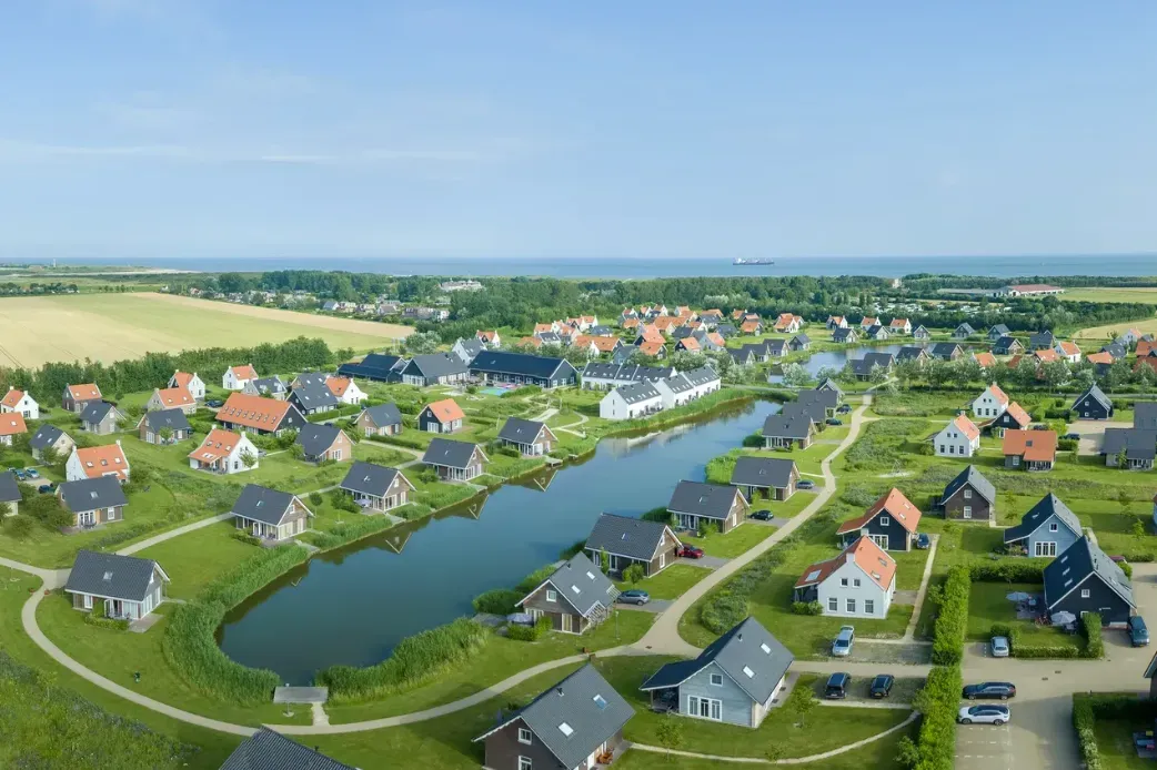 Landal Beach Resort Nieuwvliet-Bad vanuit de lucht